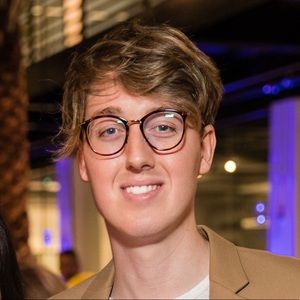 Meet your Posher, Javier